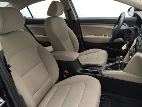 Used 2017 Hyundai Elantra SE image 21