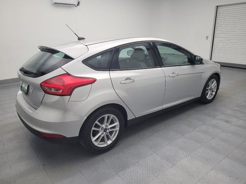 Used 2017 Ford Focus SE w/ Cold Weather Package FWD image 10