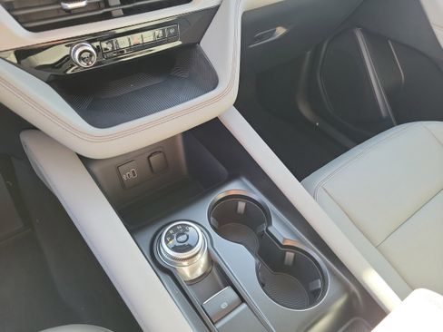 New 2026 Ford Explorer Active w/ Active Comfort Package image 32