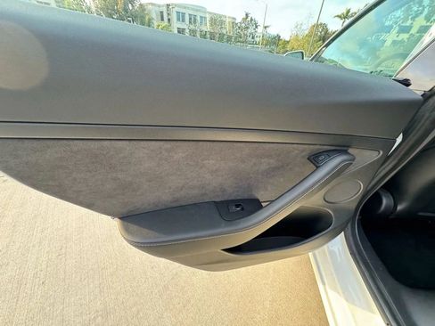 Used 2023 Tesla Model 3 Standard Range image 28