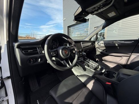 New 2026 Porsche Macan Turbo image 4