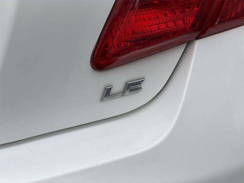 Used 2009 Toyota Camry LE FWD image 8