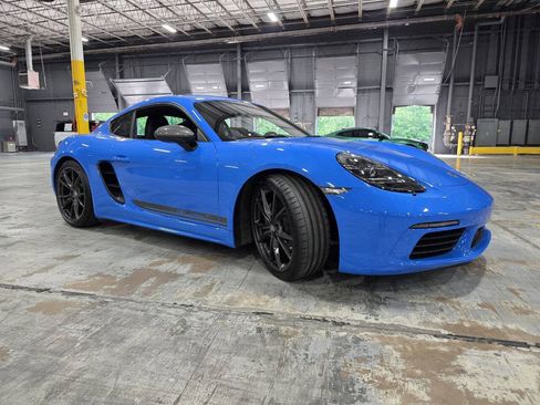 Used 2023 Porsche 718 Cayman w/ Premium Package RWD image 8