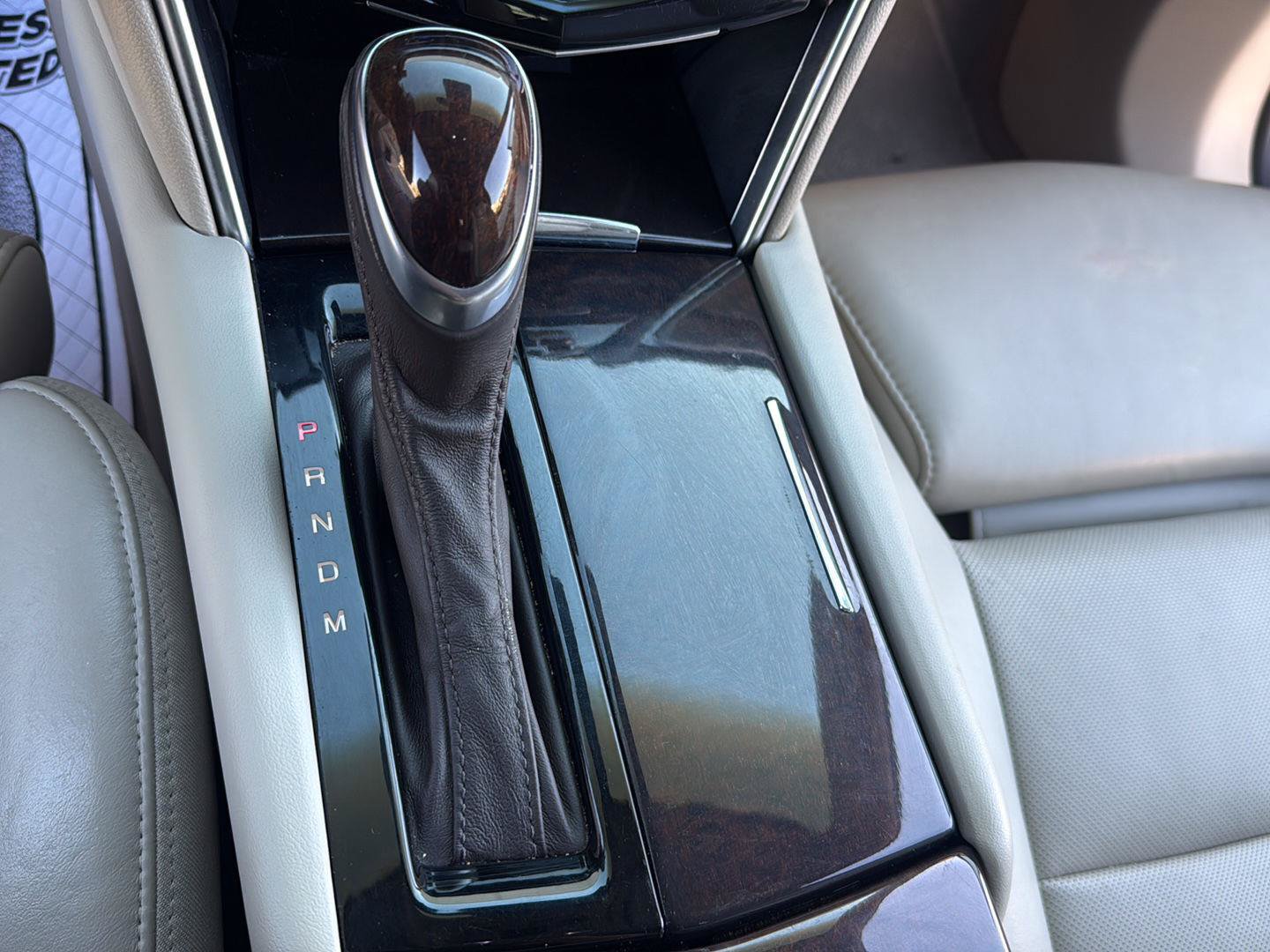 Used 2013 Cadillac XTS Luxury w/ Driver Awareness Package FWD image 28
