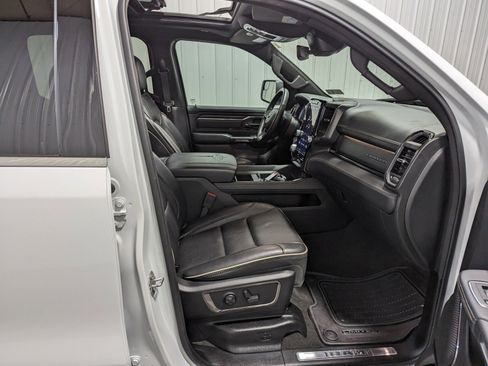 Used 2024 RAM 1500 Limited w/ Body Color Bumper Group image 32