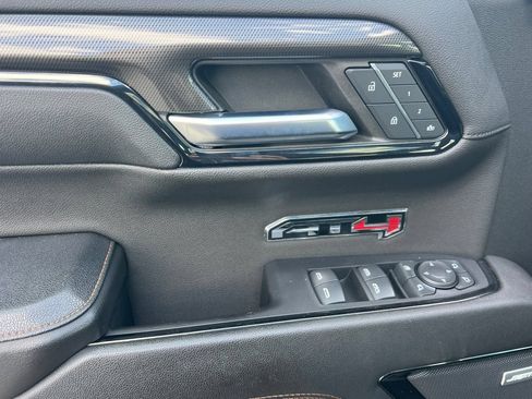 Used 2023 GMC Sierra 1500 AT4 w/ Technology Package AWD/4WD image 8
