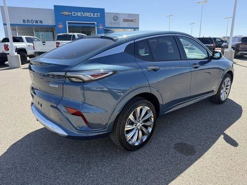 New 2026 Buick Envista Avenir image 9