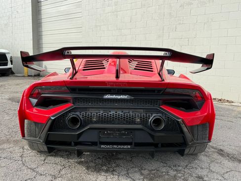 Used 2022 Lamborghini Huracan STO image 21