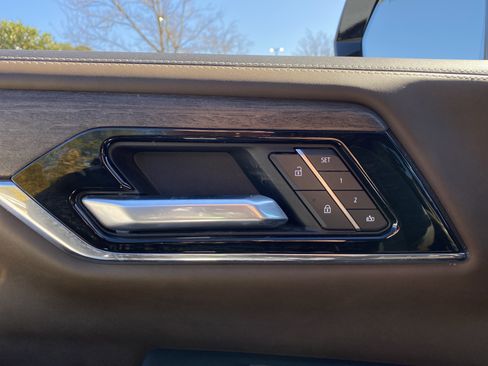 Used 2025 GMC Yukon Denali Ultimate image 26