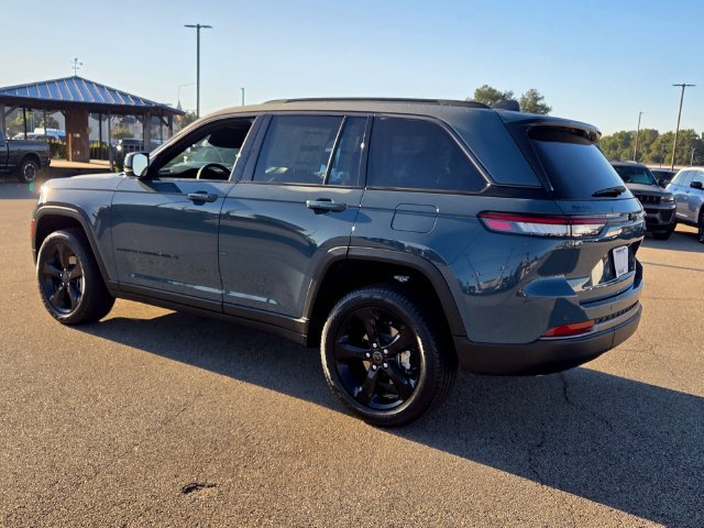 New 2027 Jeep Grand Cherokee Limited RWD image 9