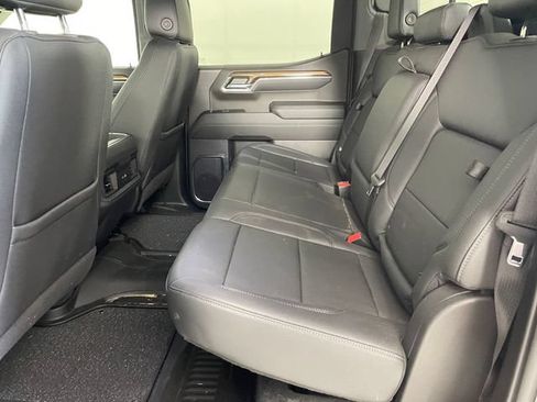 Used 2024 Chevrolet Silverado 1500 LT Trail Boss w/ LT Trail Boss Premium Package AWD/4WD image 11