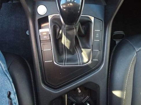 Used 2022 Volkswagen Taos SE image 28