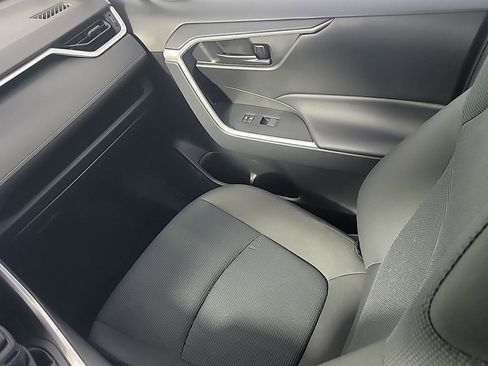 Used 2023 Toyota RAV4 LE image 21