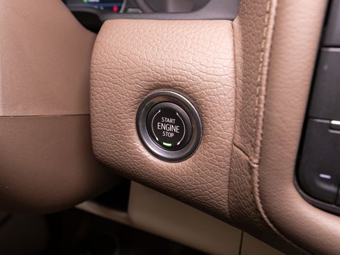 Used 2021 GMC Yukon XL Denali AWD/4WD image 26