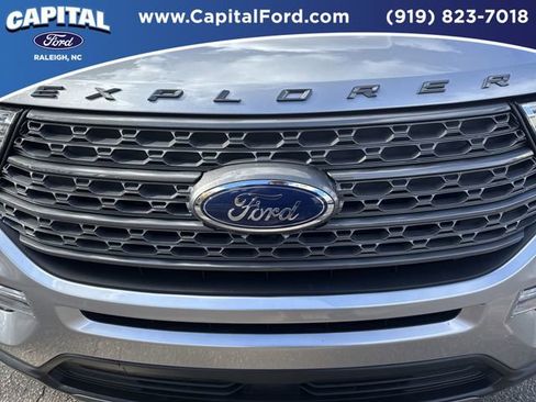 Certified 2022 Ford Explorer XLT w/ Equipment Group 202A image 10