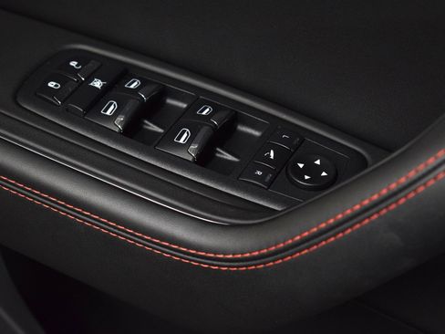 Certified 2022 Maserati Levante Modena image 36