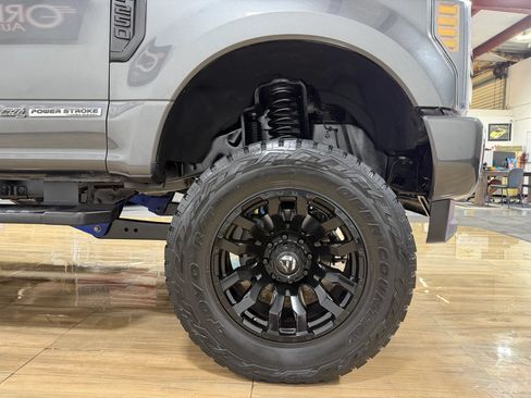 Used 2019 Ford F250 Lariat AWD/4WD image 4