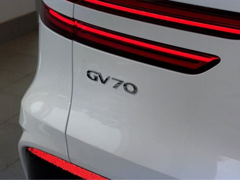 New 2026 Genesis GV70 3.5T Sport Advanced AWD/4WD image 32