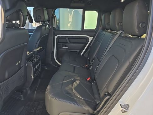 New 2025 Land Rover Defender 130 X-Dynamic SE AWD/4WD image 8