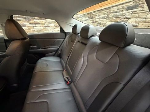 Used 2023 Hyundai Elantra Limited FWD image 31
