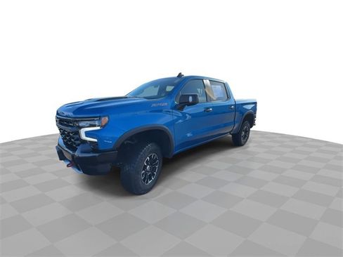 Used 2022 Chevrolet Silverado 1500 ZR2 image 4