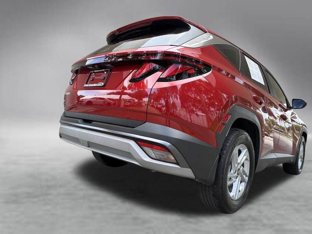Used 2025 Hyundai Tucson SE FWD image 24