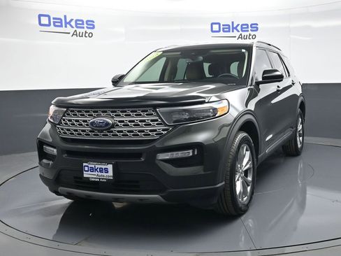 Used 2023 Ford Explorer Limited AWD/4WD image 4