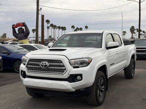 Used 2017 Toyota Tacoma TRD Sport w/ Tow Package image 1