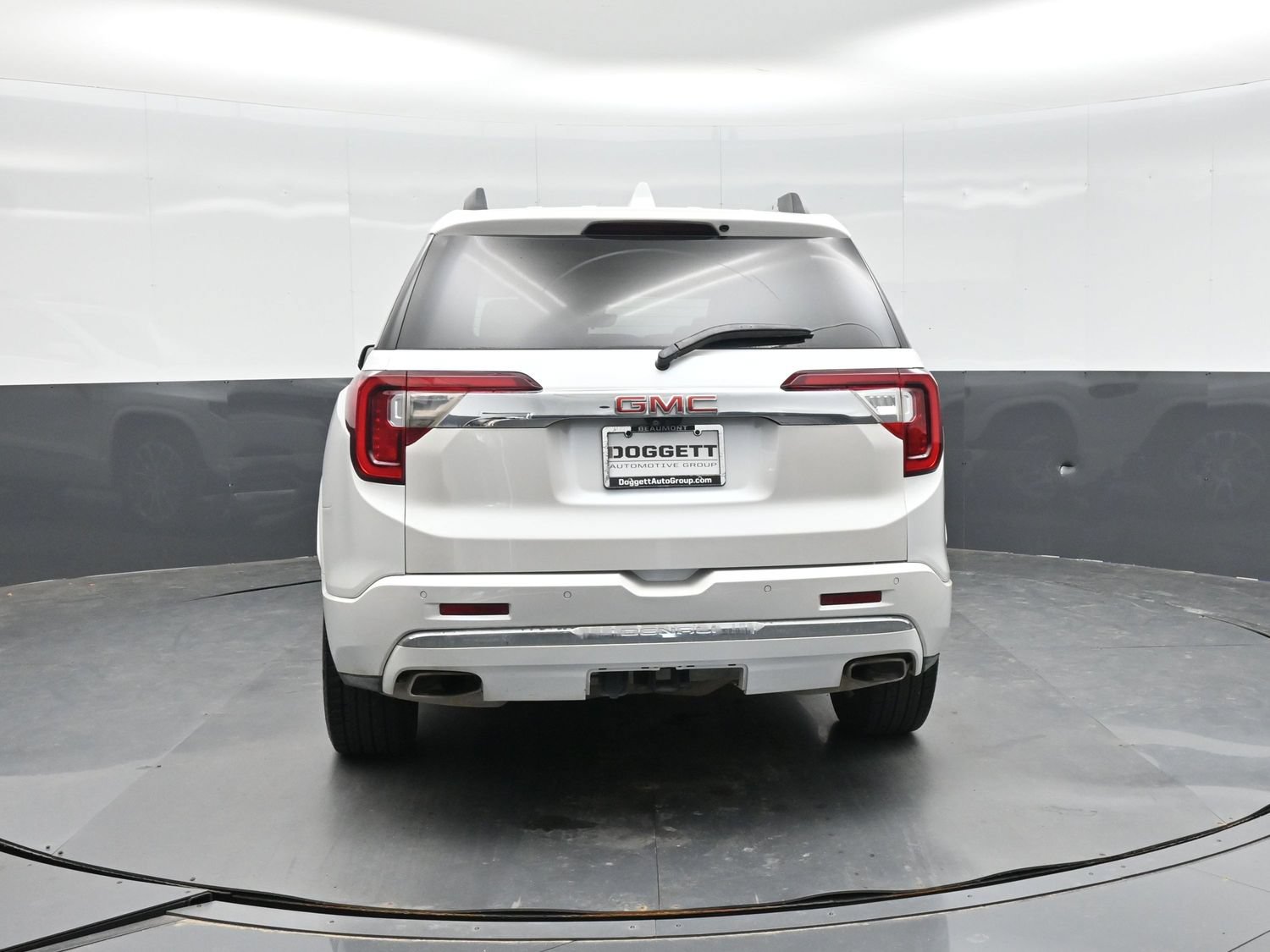 Used 2023 GMC Acadia Denali w/ Denali Ultimate Package FWD image 7