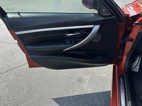 Used 2018 BMW 330e RWD image 28