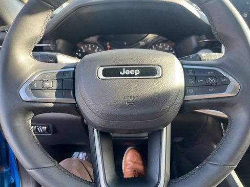 Used 2025 Jeep Compass Limited AWD/4WD image 28