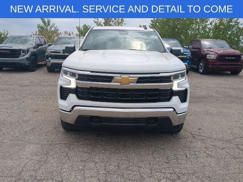 Used 2023 Chevrolet Silverado 1500 LT AWD/4WD image 11