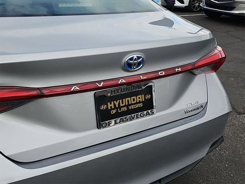 Used 2021 Toyota Avalon XLE w/ Carpet Mat Package (TMS) image 11