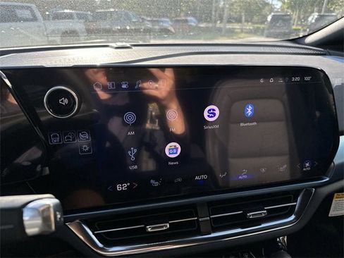 New 2026 Chevrolet Equinox EV LT image 12