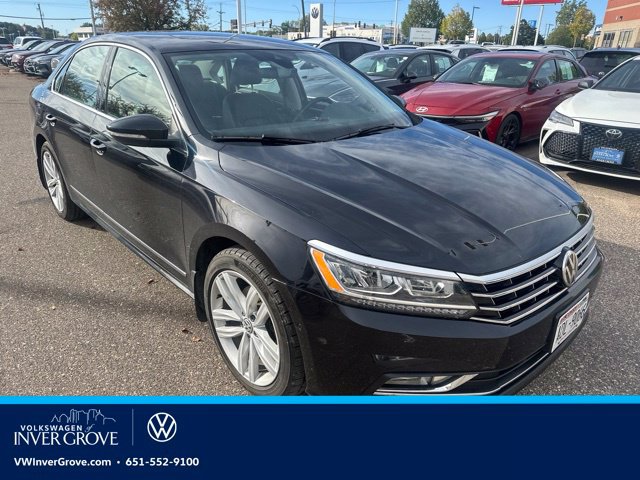 Used 2018 Volkswagen Passat 2.0T SEL Premium FWD image 1
