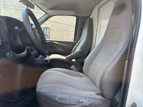 Used 2012 GMC Savana 3500 RWD image 10