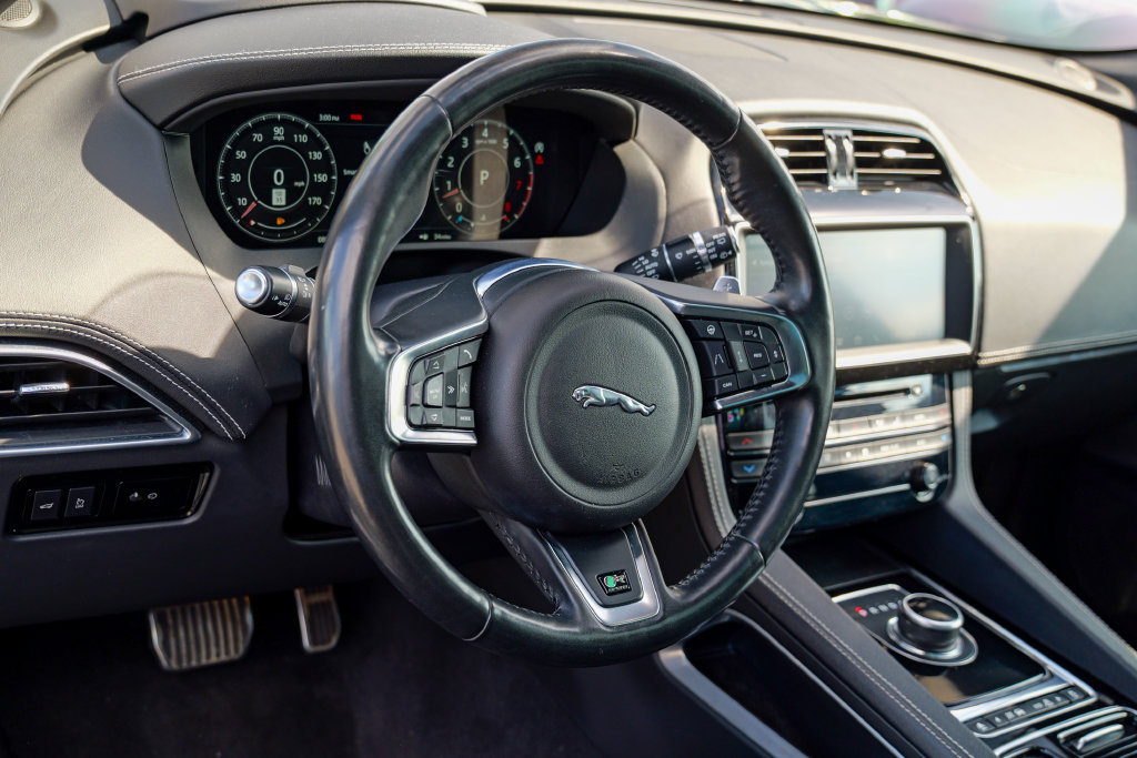 Used 2019 Jaguar F-PACE R-Sport AWD/4WD image 20