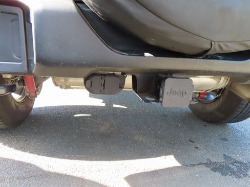 Used 2021 Jeep Wrangler Unlimited Sport image 10