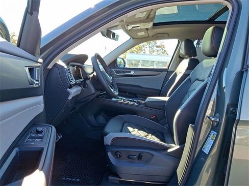 New 2026 Volkswagen Atlas Peak Edition image 6