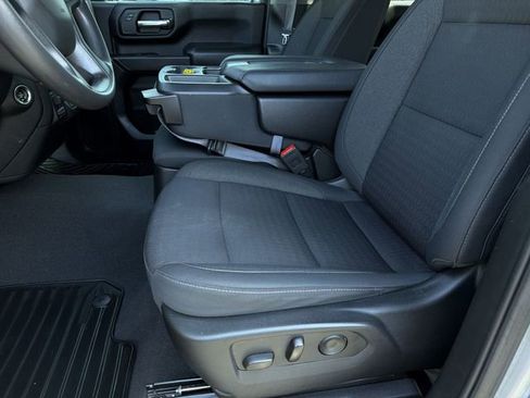 Used 2024 Chevrolet Silverado 2500 Custom w/ Custom Value Package image 21