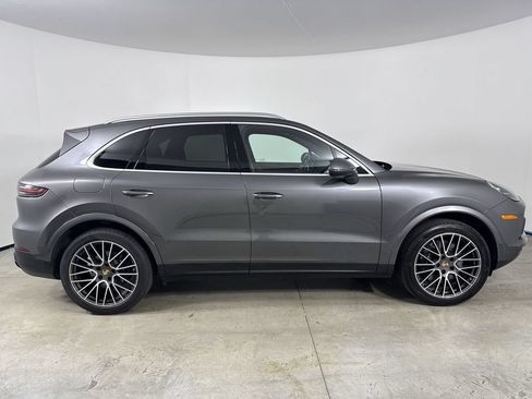 Certified 2023 Porsche Cayenne AWD/4WD image 8