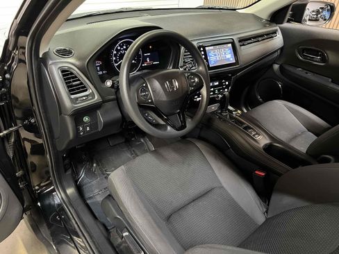 Used 2019 Honda HR-V EX image 3
