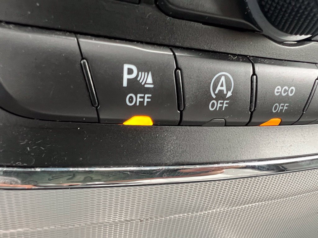 Used 2018 Jeep Grand Cherokee Limited AWD/4WD image 38