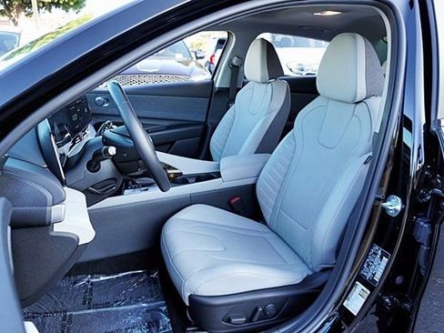 Certified 2023 Hyundai Elantra Limited FWD image 15