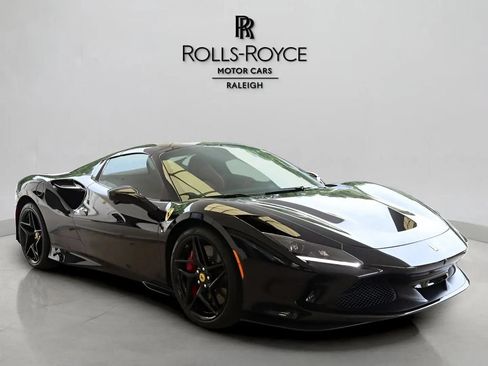 Used 2023 Ferrari F8 Tributo RWD image 3