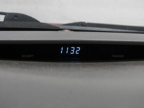 Used 2009 Toyota Camry LE FWD image 14