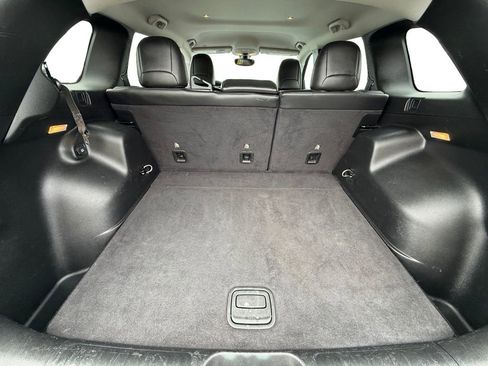 Used 2019 Jeep Cherokee Limited AWD/4WD image 27