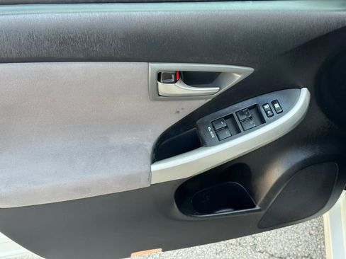 Used 2014 Toyota Prius Three FWD image 12