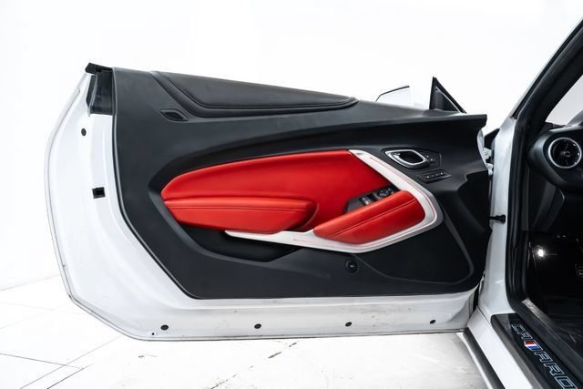 Used 2016 Chevrolet Camaro SS RWD image 15