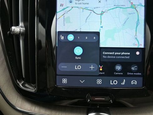 Used 2023 Volvo XC60 B5 Plus image 22